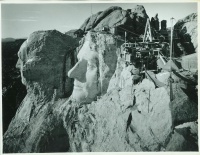 Mount_Rushmore construction 06.jpg